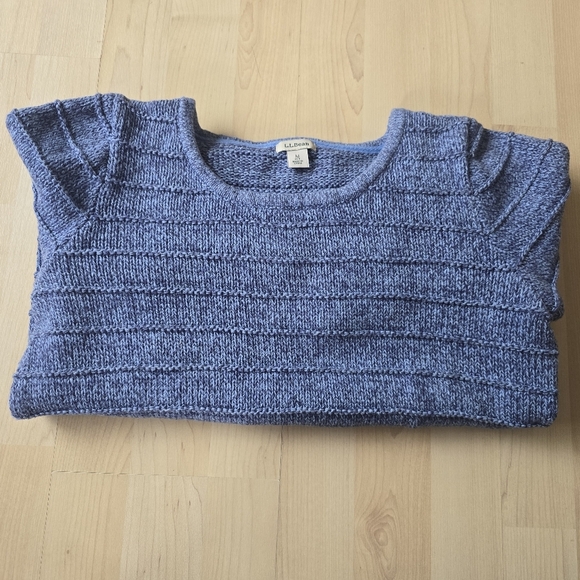L.L. Bean Crew Neck Sweater Size Medium Petite - Picture 1 of 7